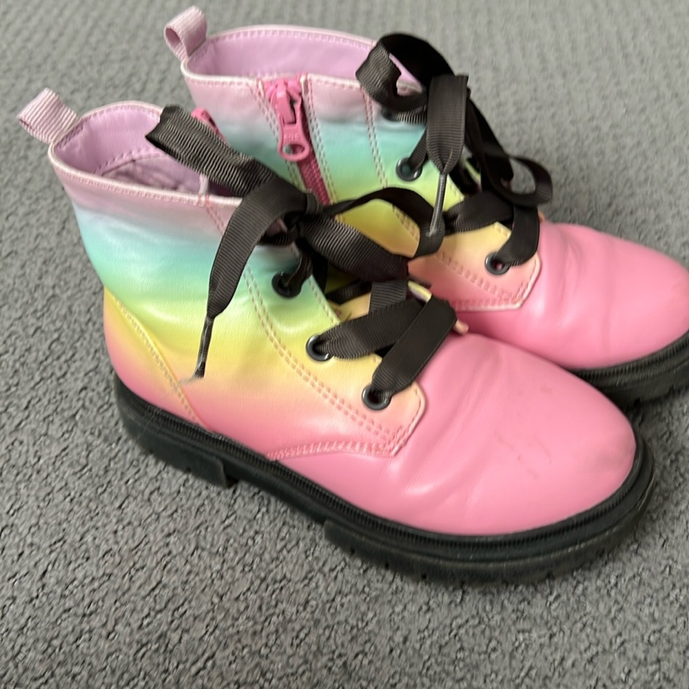 Girls boots